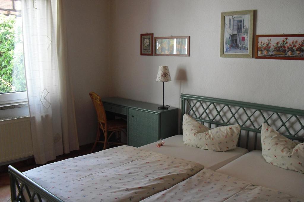 Pension Reuss - Hotel garni Erfurt Chambre photo