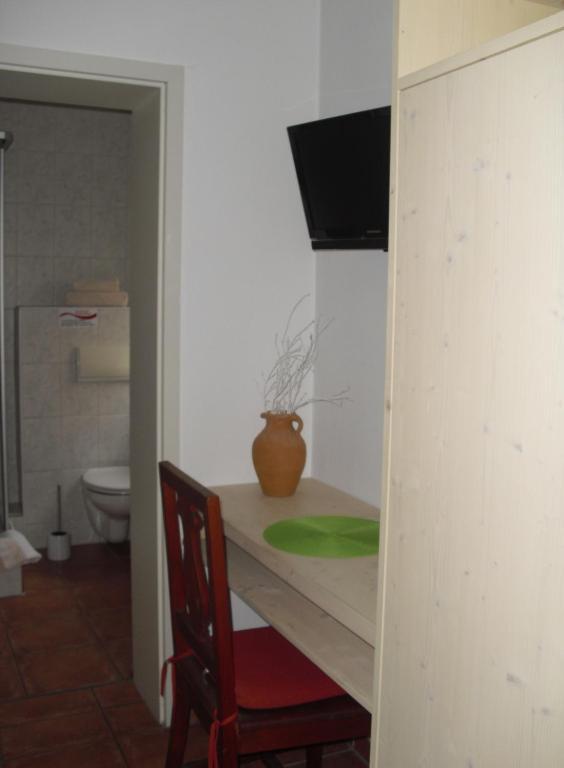Pension Reuss - Hotel garni Erfurt Chambre photo